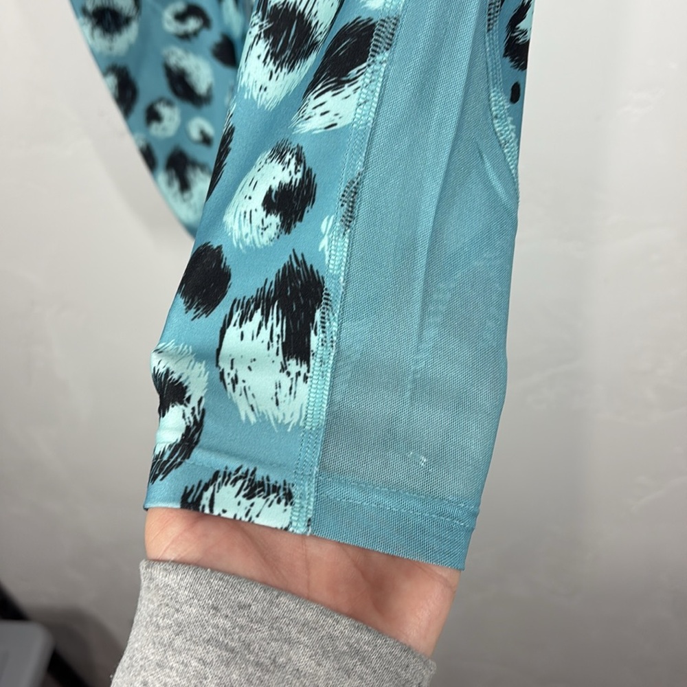 Under Armour blue abstract animal leggings size large - Picture 4 of 9